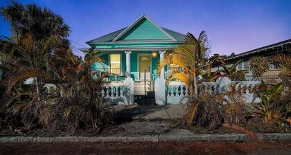 Modern Tampa Home Near Ybor And Downtown 3 Bedroom Home