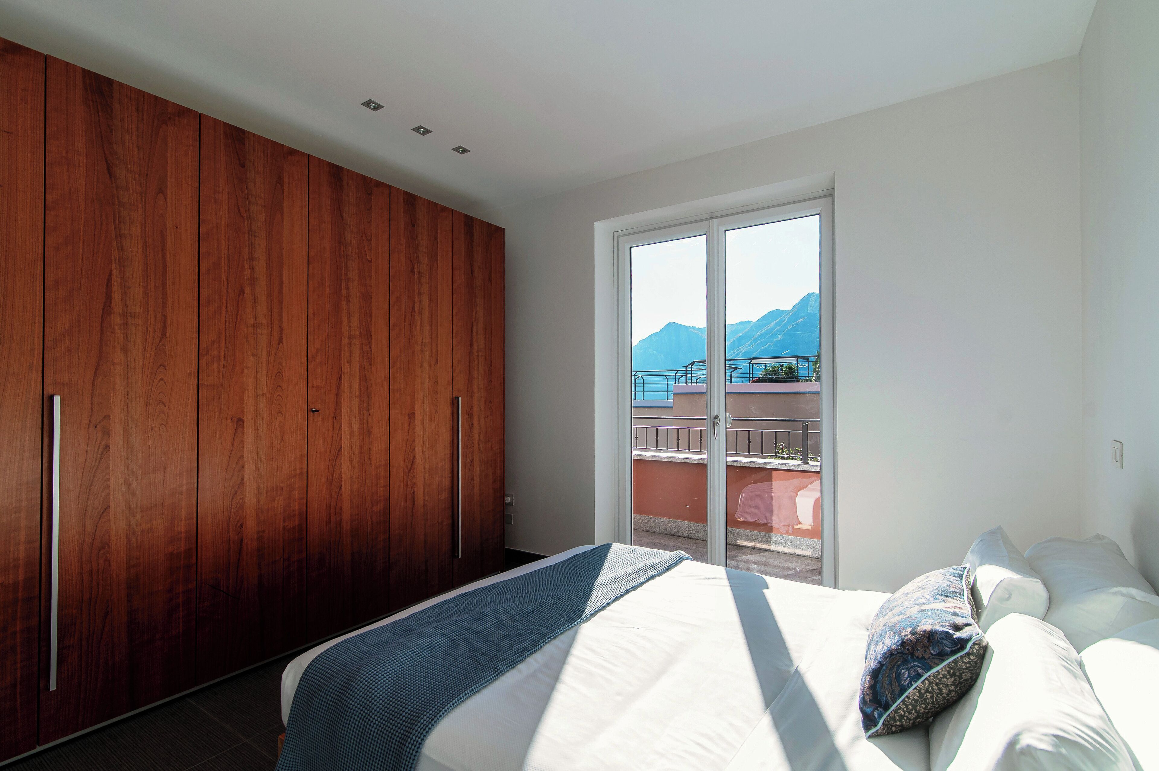 Apartment, Lake View