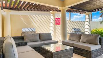 House (4 Bedrooms) | Property amenity