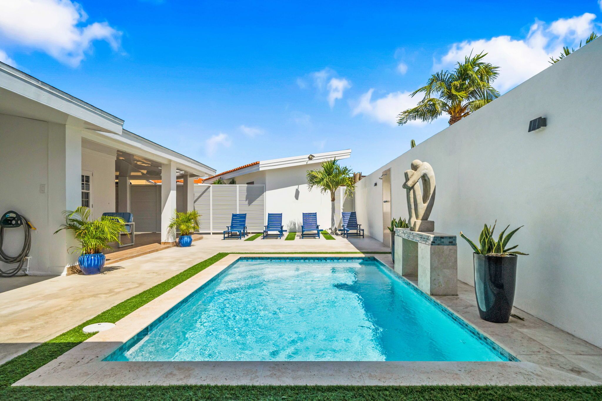 House (4 Bedrooms) | Front of property