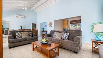 House (3 Bedrooms) | Property amenity