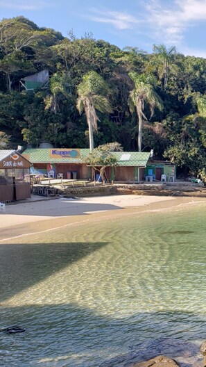 Beach - LM64 Lobster House in Bombinhas for 15 people Share Save (Bombinhas)