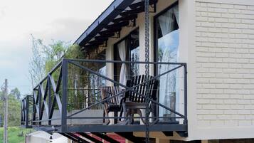 Minibar, wifi gratis y ropa de cama