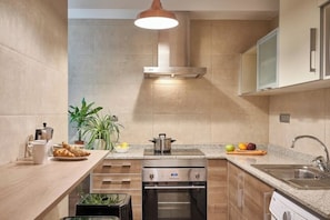 Private kitchen - Family apartment in Sants (Barcelona)