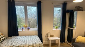 Unclassified image, 2 of 12, button - Room-beautiful Room in a new Build in ox (Oxford)