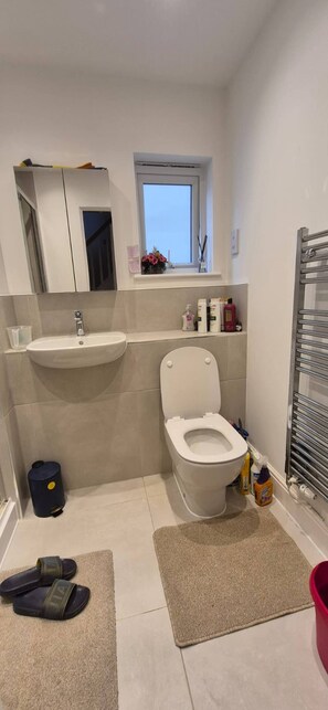 Shared Dormitory, 1 Bedroom | Bathroom