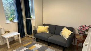 Unclassified image, 4 of 12, button - Room-beautiful Room in a new Build in ox (Oxford)