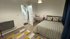 Unclassified image, 5 of 12, button - Room-beautiful Room in a new Build in ox (Oxford)
