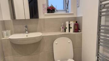 Shared Dormitory, 1 Bedroom | Bathroom