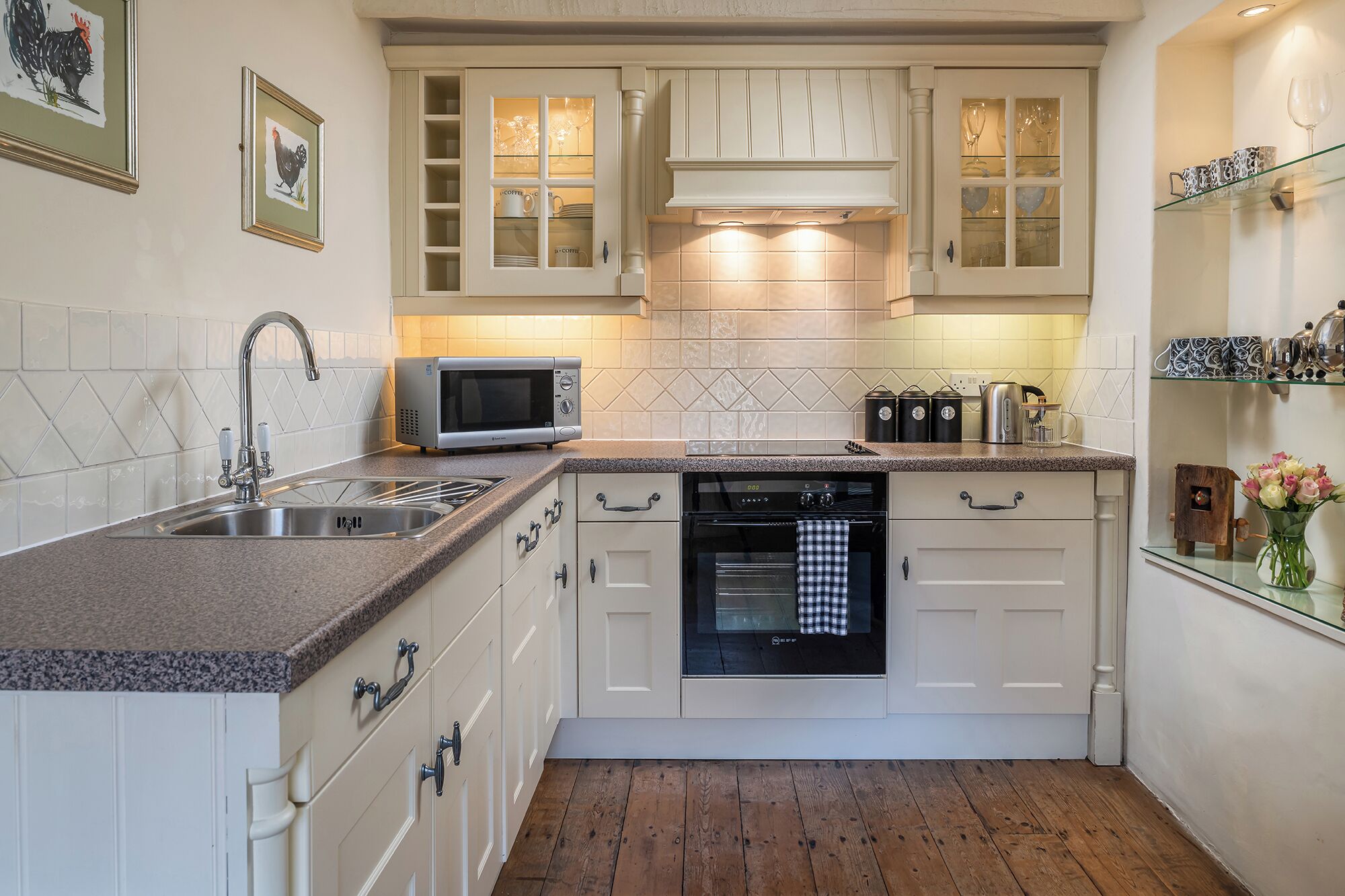 雪櫃、微波爐、焗爐、爐具