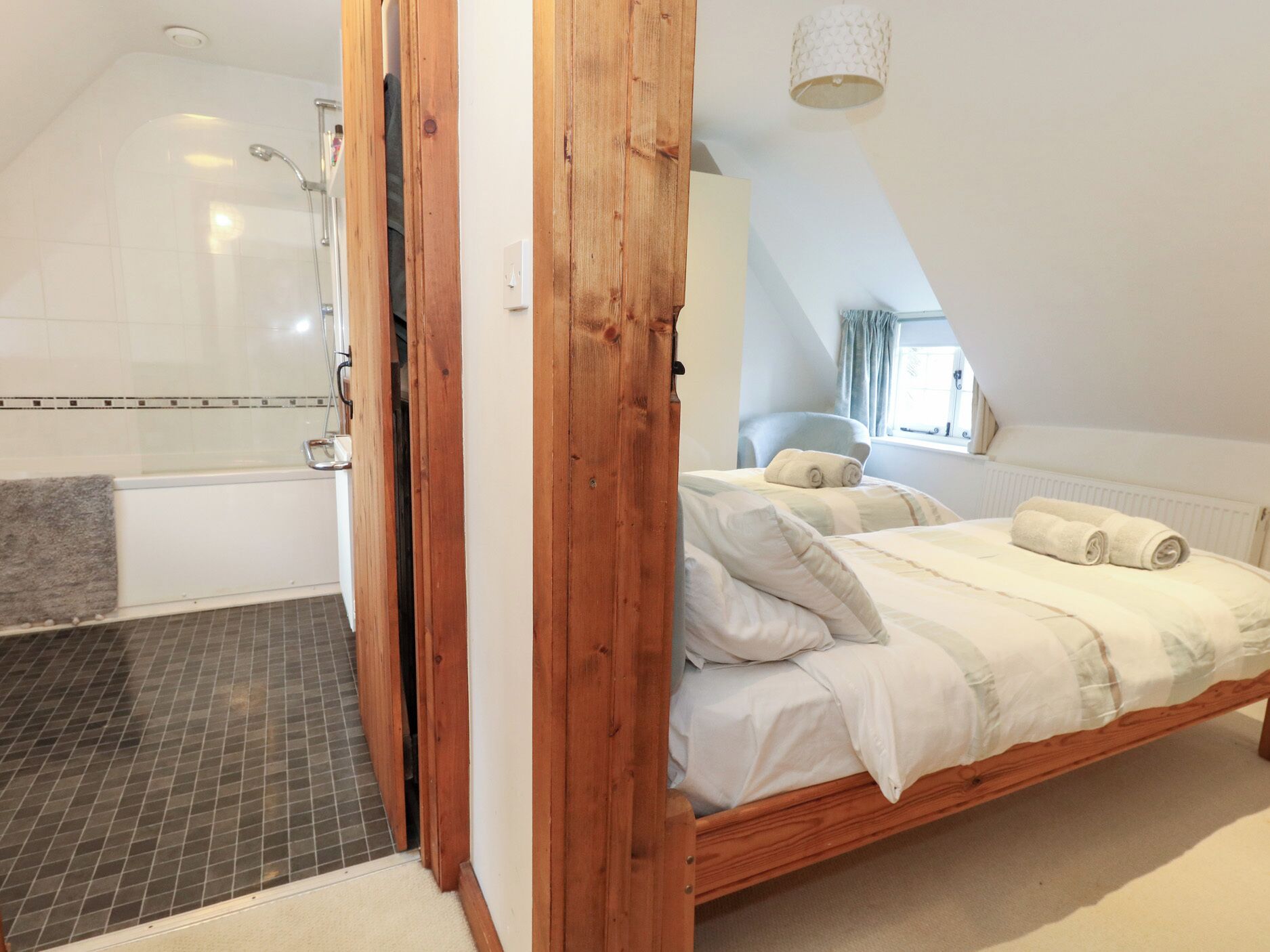 2 bedrooms, individually decorated, individually furnished, free WiFi