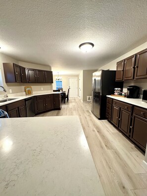 Private kitchen - Cozy Christmas 3-bedroom home (Oskaloosa)