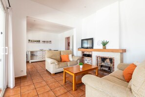 TV - Villa Casa Olives by Escape Home (Cala Galdana)