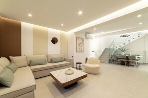 Smart TV - Esencia Luxury Villa with Private Saltwater Pool (Ammoudi)
