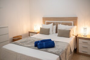 Ferros/tábuas de passar roupa, Wi-Fi, roupa de cama