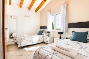 3 habitaciones y caja de seguridad en la habitación 