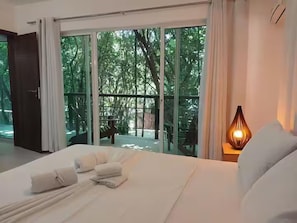 Premium Apartment, 1 Double Bed | Free WiFi, bed sheets