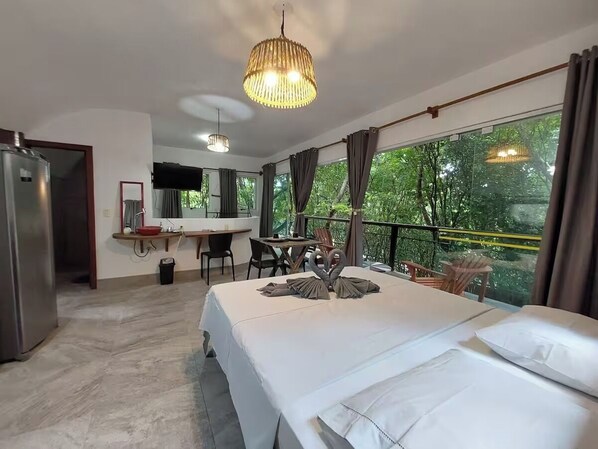 Deluxe Apartment, Lanai, Garden View | Free WiFi, bed sheets