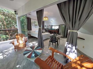 Deluxe-Apartment, Veranda, Gartenblick | Lanai (Veranda)