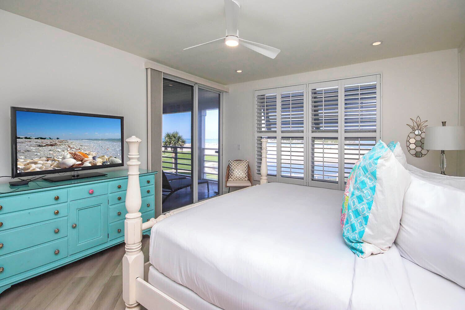 Een strijkplank/strijkijzer, gratis wifi, beddengoed