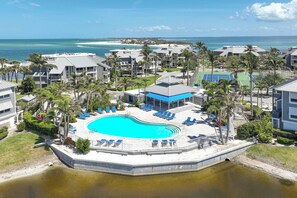A heated pool - Lands End 1633 - Panoramic water views (Captiva)