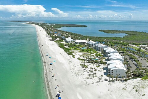 Beach Villa 2625 Gulf View Bliss: Spacious 2BR/2BA on Captiva Island