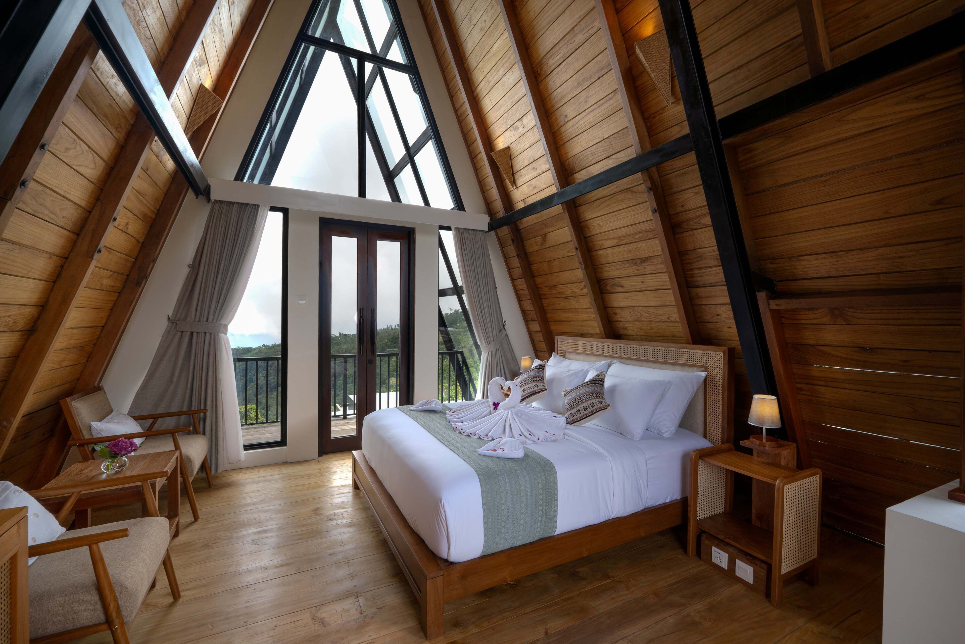 Frigobar, escrivaninha, Wi-Fi de cortesia