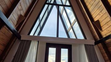 Minibar, desk, free WiFi