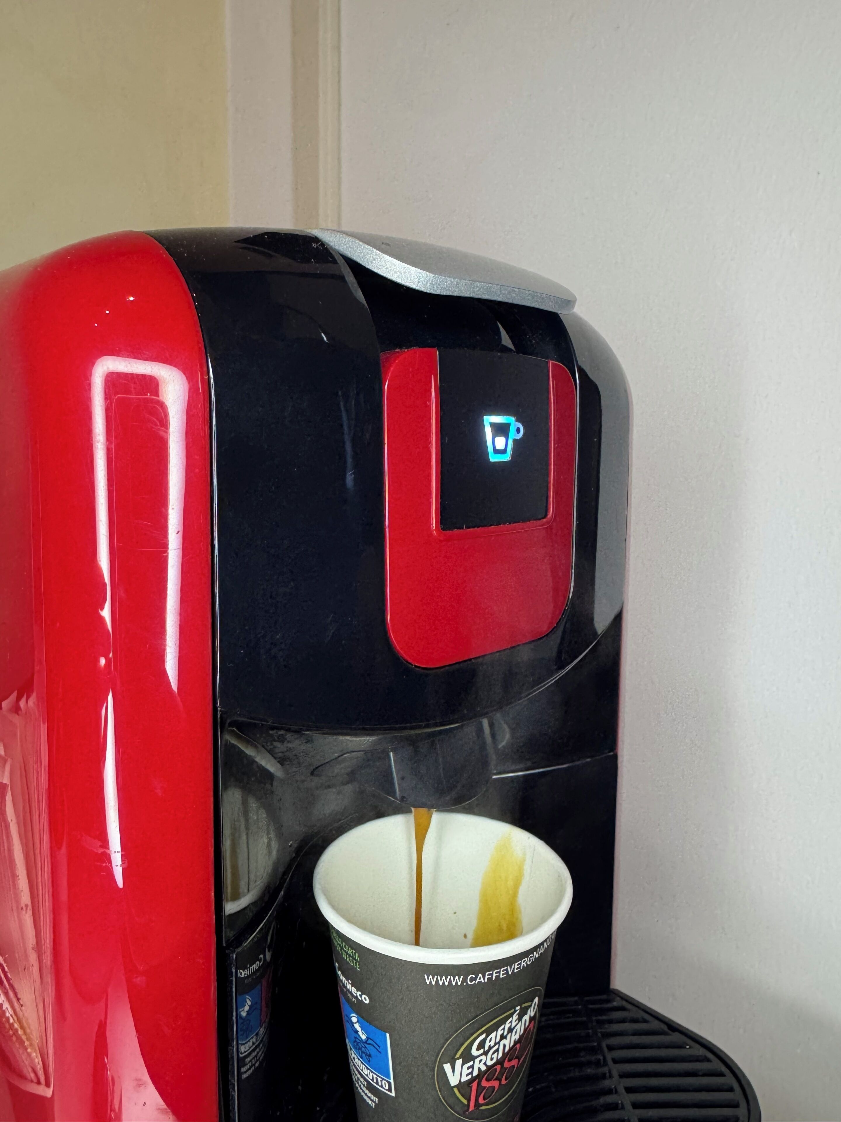 Kaffee und/oder Kaffeemaschine