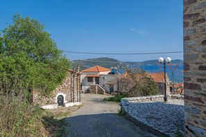 Property grounds - Apartment 'One Bedroom   2' with Sea View, Wi-Fi and Air Conditioning (skoutari)