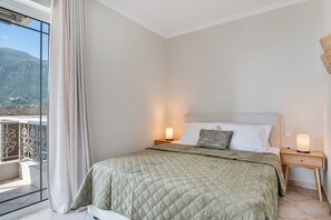 Iron/ironing board, WiFi