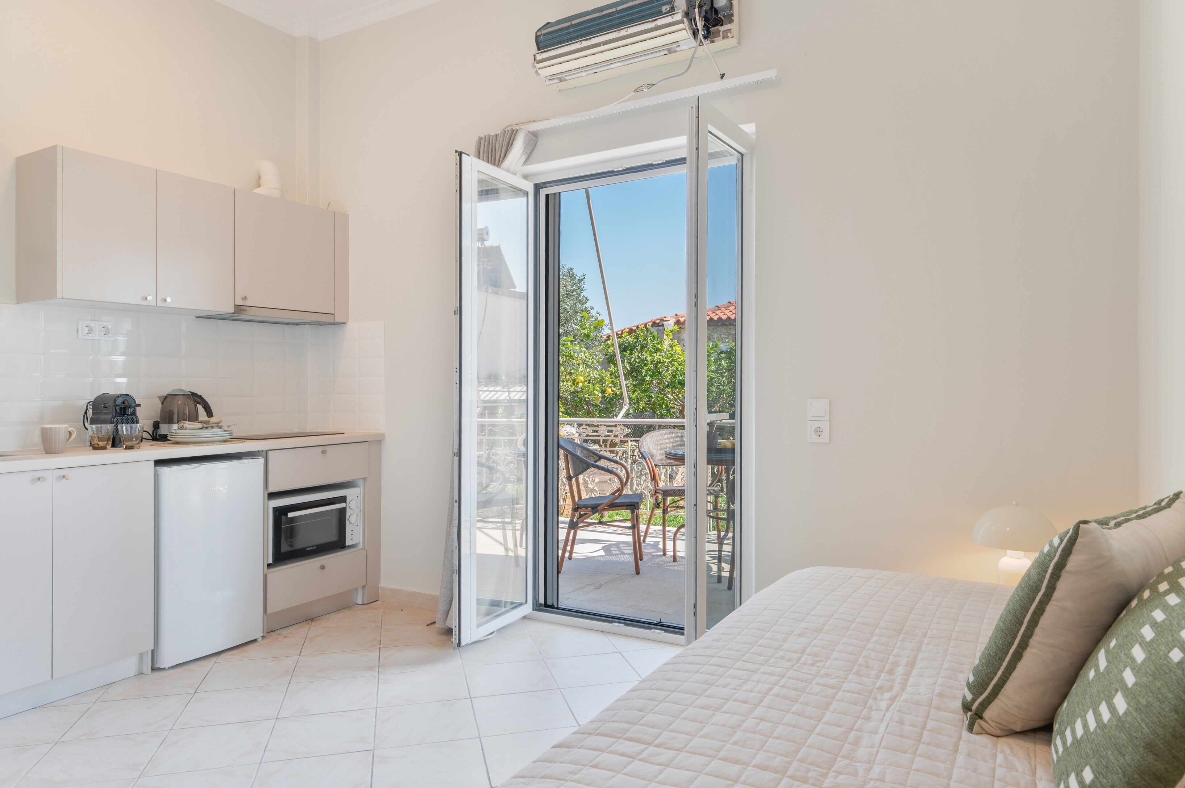 1 bedroom, iron/ironing board, WiFi