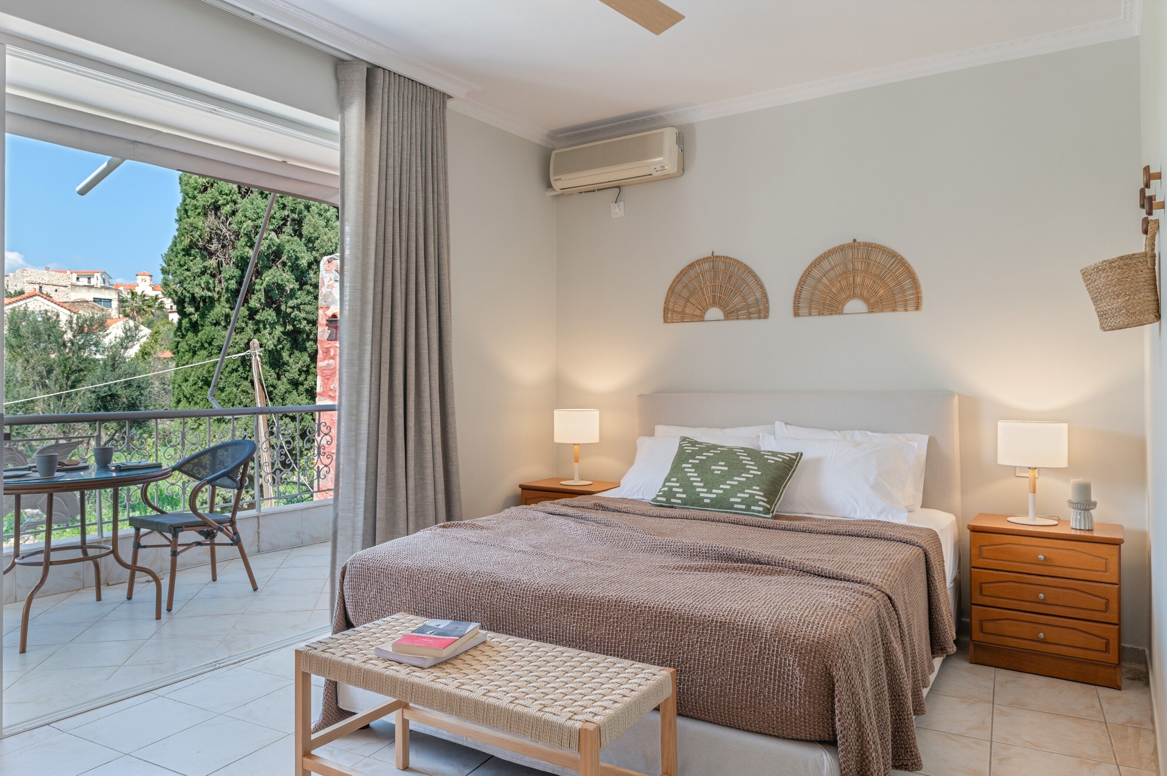 Iron/ironing board, WiFi