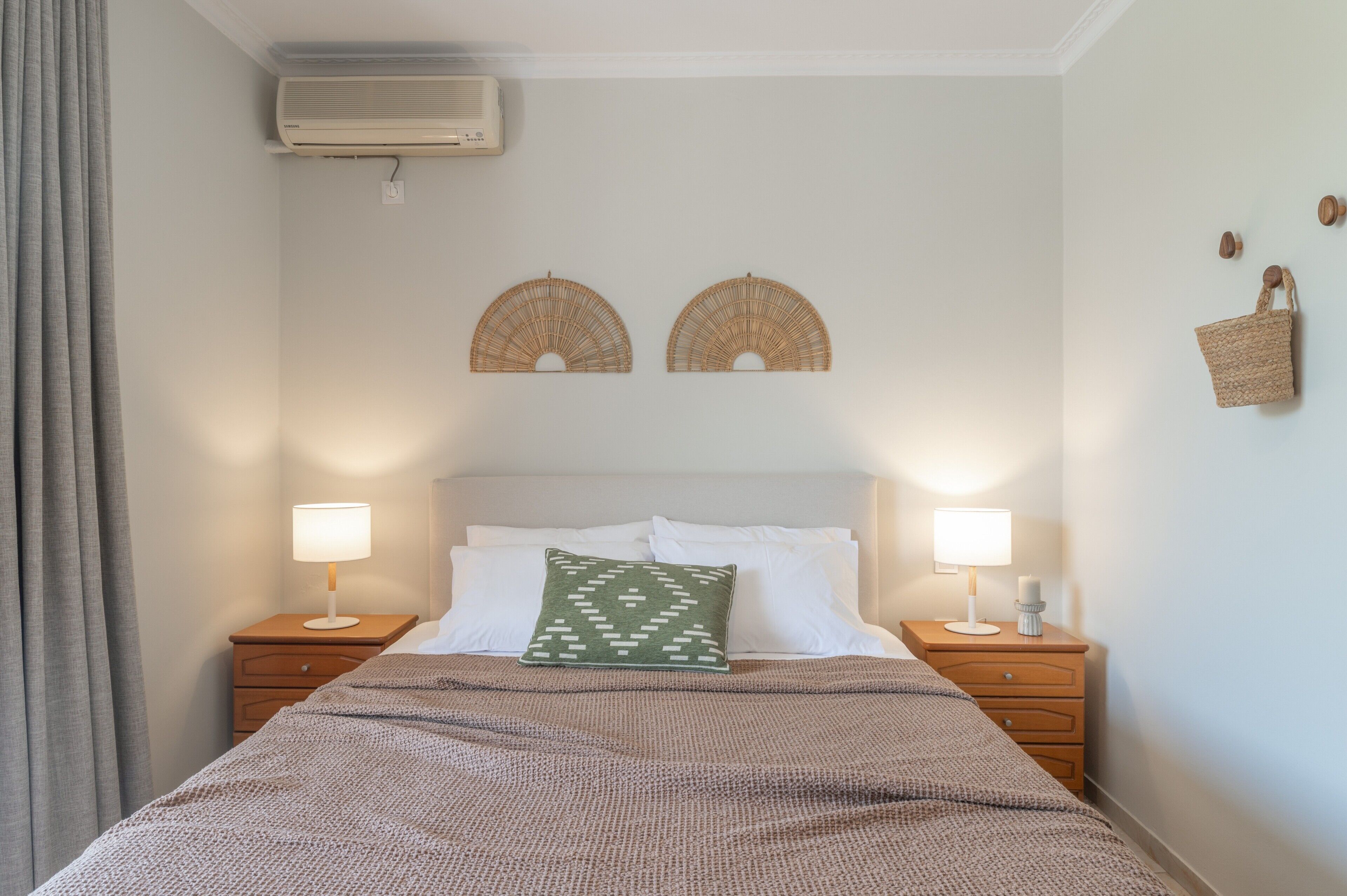 Iron/ironing board, WiFi