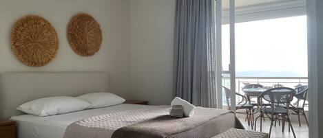 Iron/ironing board, WiFi