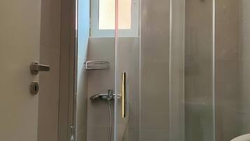 Doccia, asciugacapelli, asciugamani