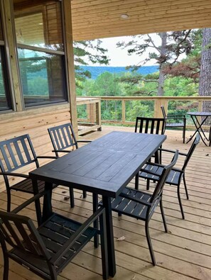 Outdoor dining - Eagle Mountain ATV Landing (Mena)