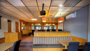Restaurant - Cresselly Inn (Mountain Ash)