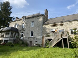 Exterior - Guest Room “Manoir De Gourvinec” with Lake View, Private Terrace & Wi-Fi (Saint-Nolff)