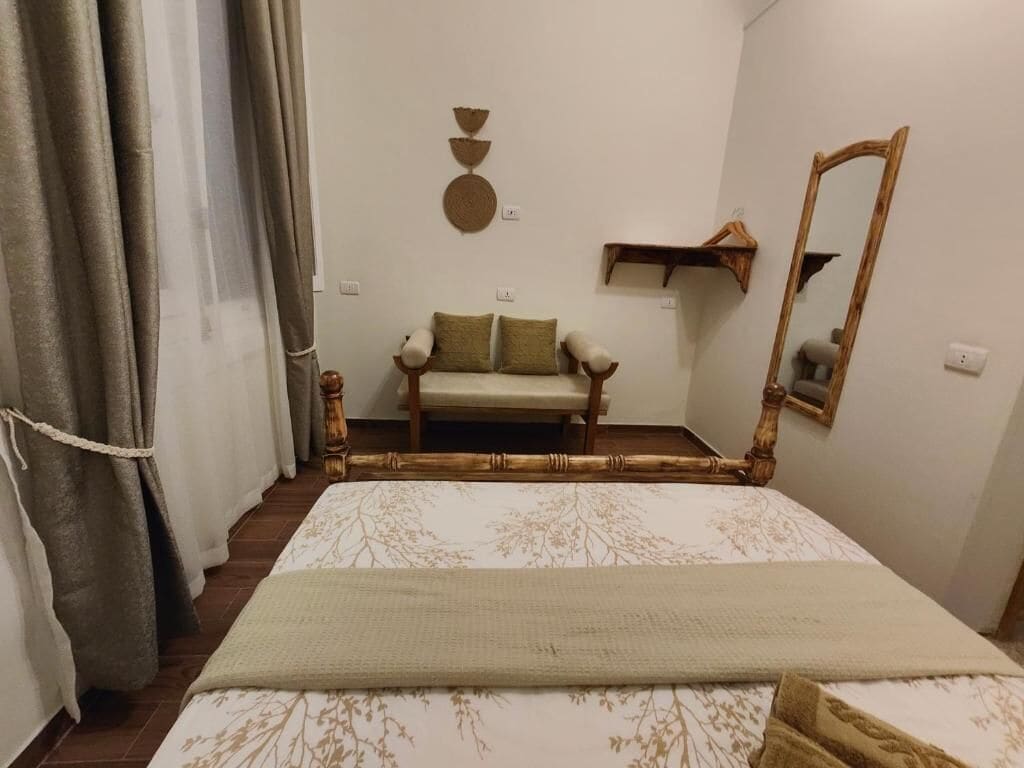 Deluxe Suite, City View | In-room safe, soundproofing, free WiFi