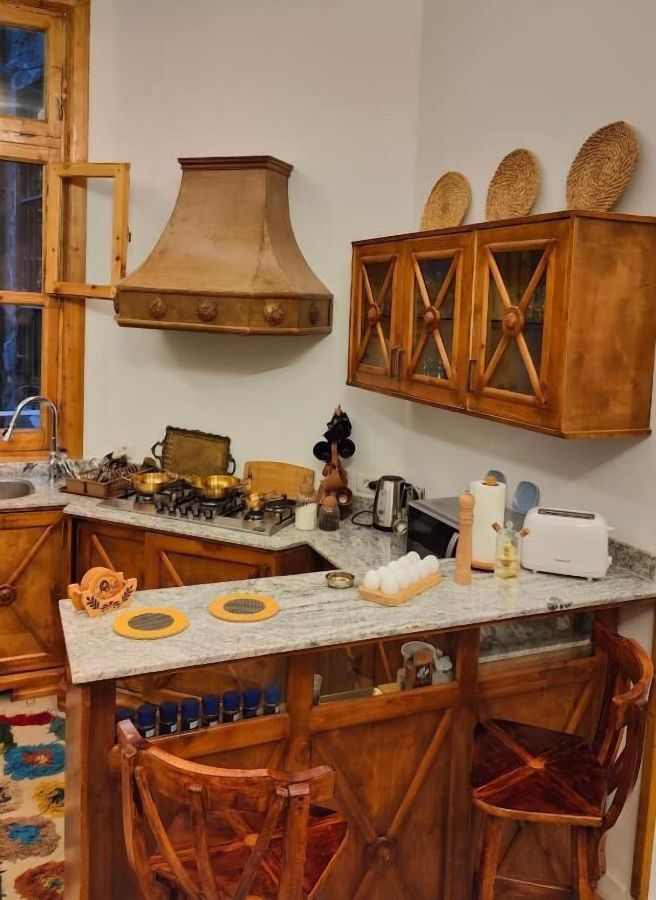 Shared fridge, microwave