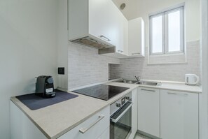 Fridge, microwave