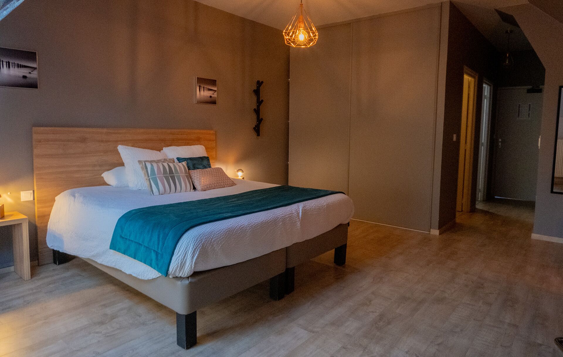 Blackout drapes, soundproofing, free WiFi