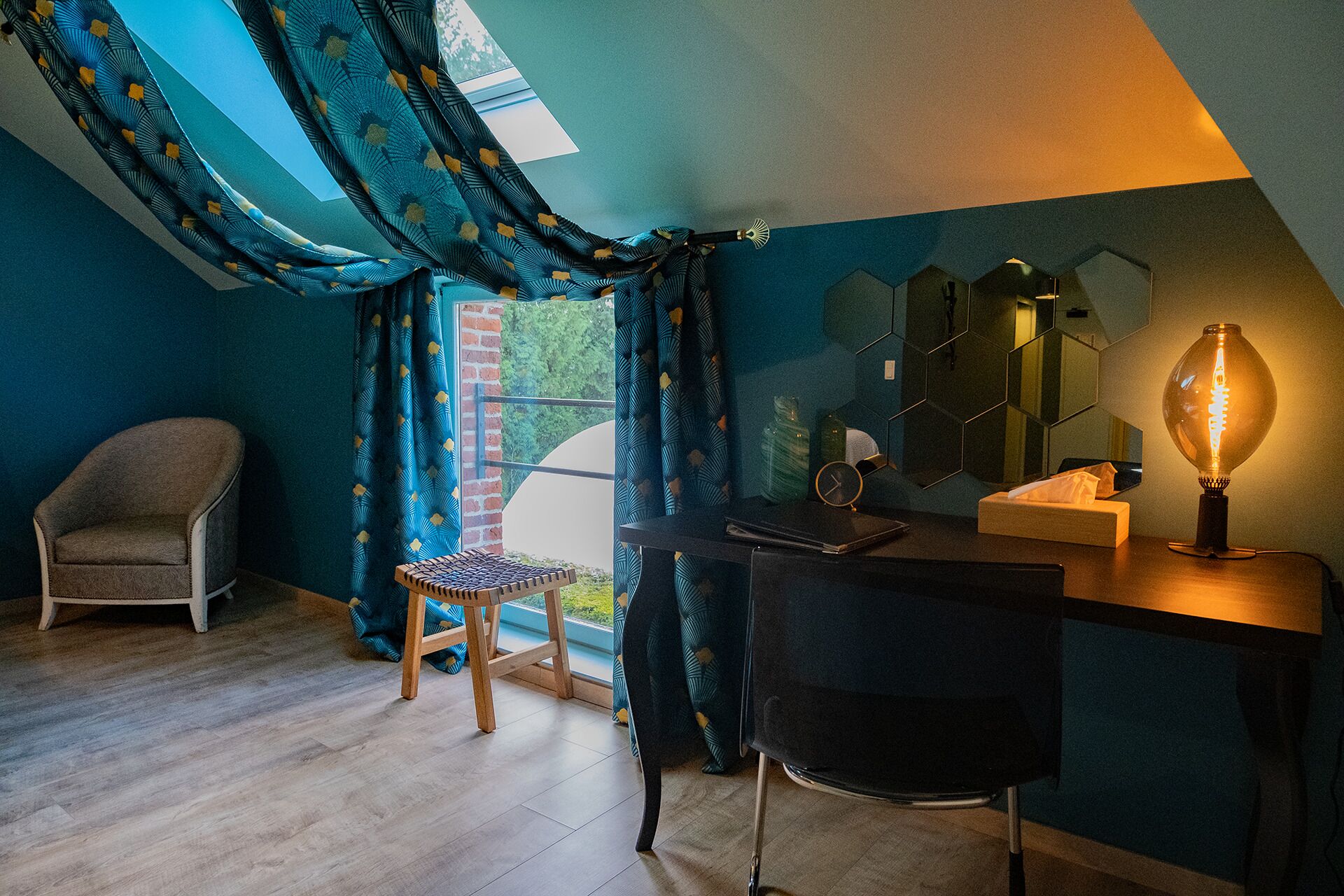 Verduisterende gordijnen, geluiddichte muren, gratis wifi