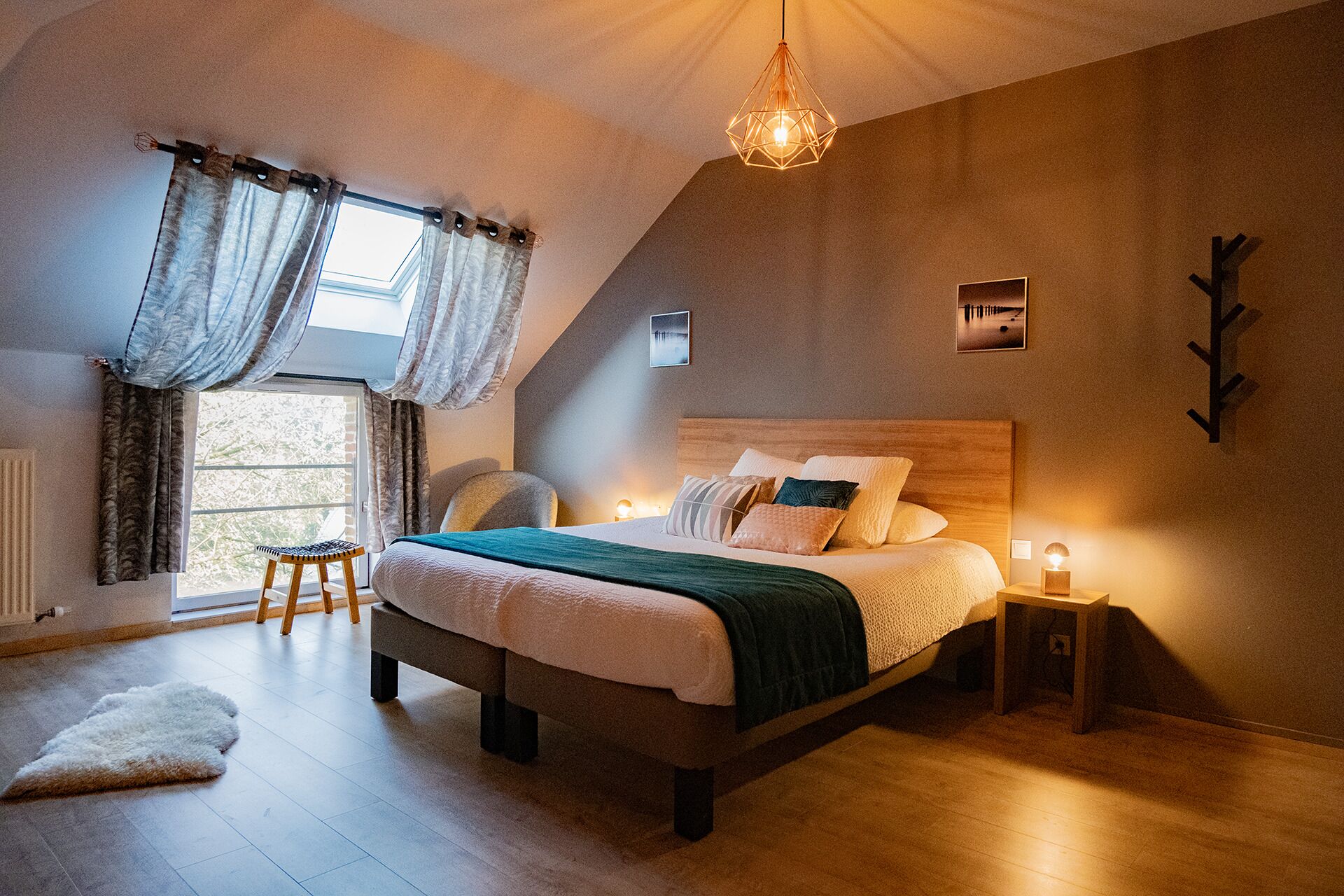 Cortinas blackout, sistema de insonorización y wifi gratis 