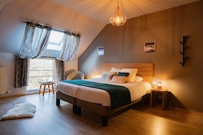 Blackout drapes, soundproofing, free WiFi - Hôtel La Gentilhommière (Artres)