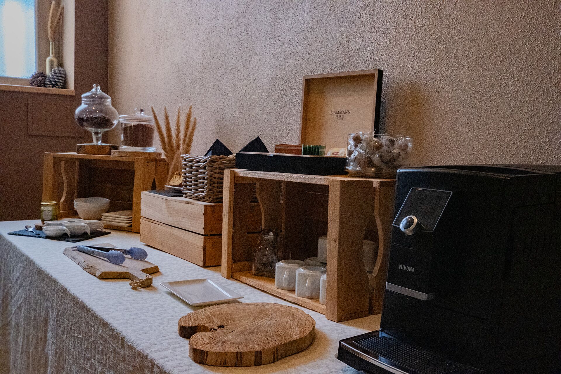 Daily continental breakfast (EUR 12 per person)