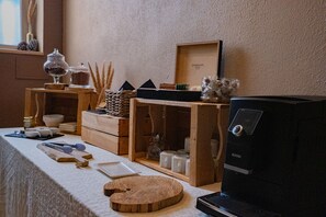 Daily continental breakfast (EUR 12 per person)