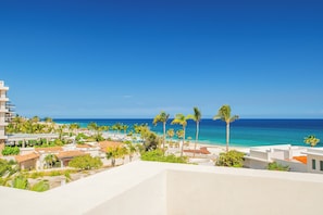 Property grounds - Casa Manta: Luxury in Cabo Real - Free Breakfast + Concierge Credit (Cabo San Lucas)