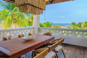 Outdoor dining - Casa Manta: Luxury in Cabo Real - Free Breakfast + Concierge Credit (Cabo San Lucas)